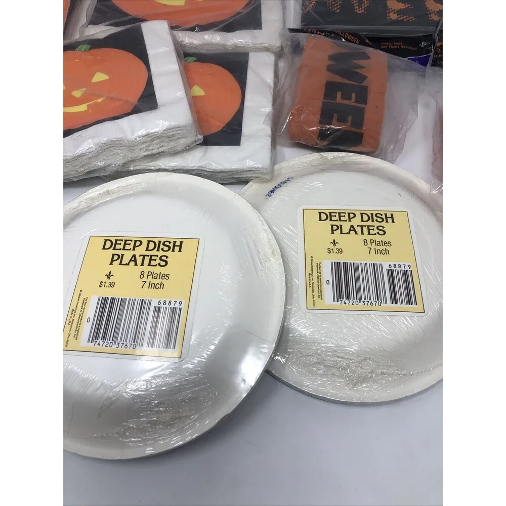 Vintage Gibson Greetings Halloween Party Supplies USA Pumpkin Invitations Plates